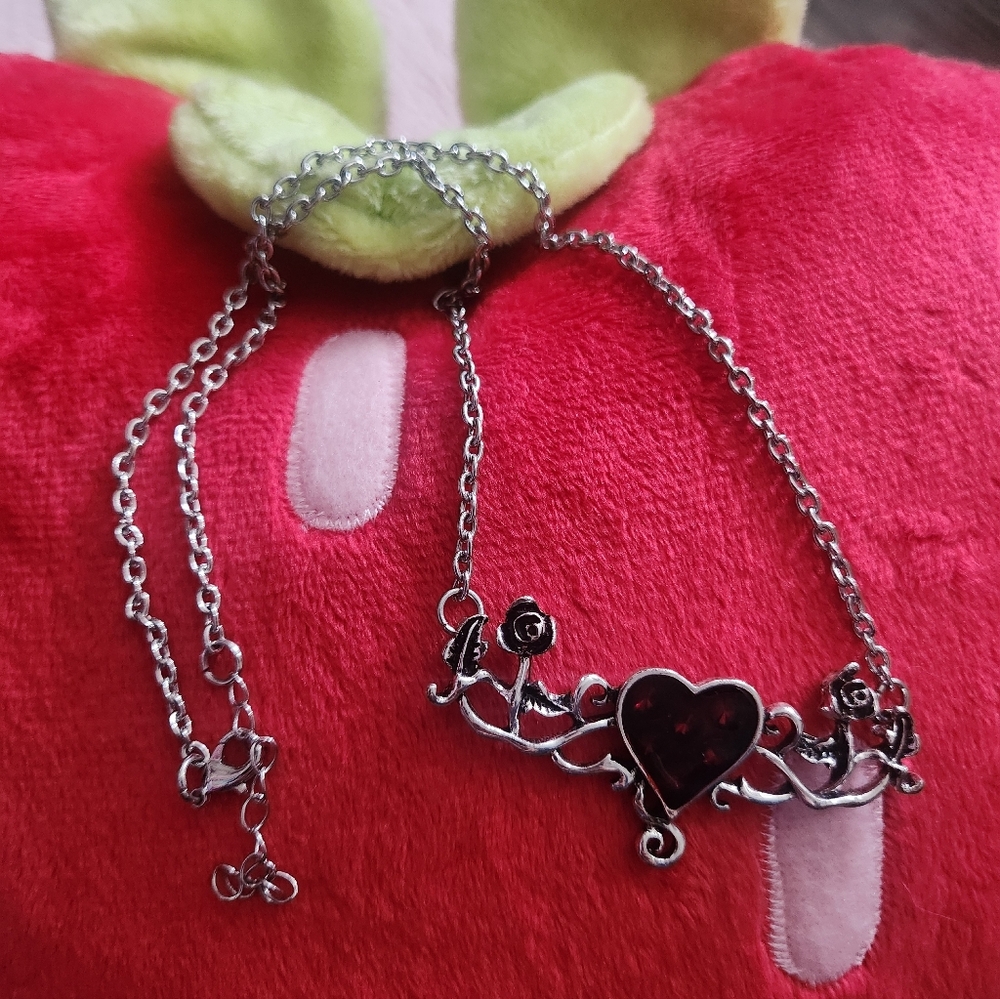 Gothic Heart Necklace 𝜗ৎ